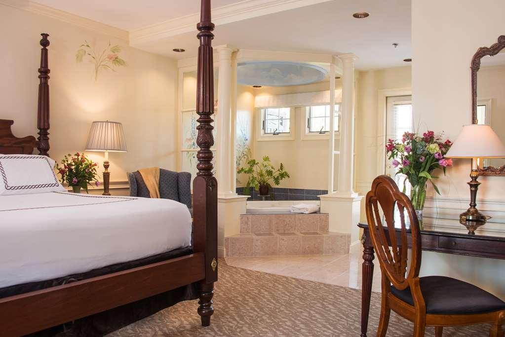 Dan'L Webster Inn And Spa Sandwich Room photo
